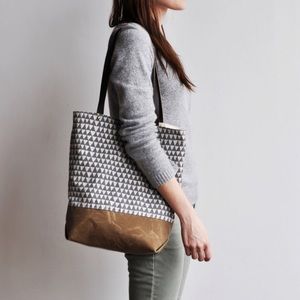 Minimalist Triangle Tote
